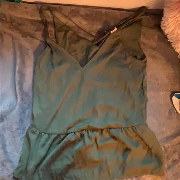 olive green cross crop top - Picture 1 of 1